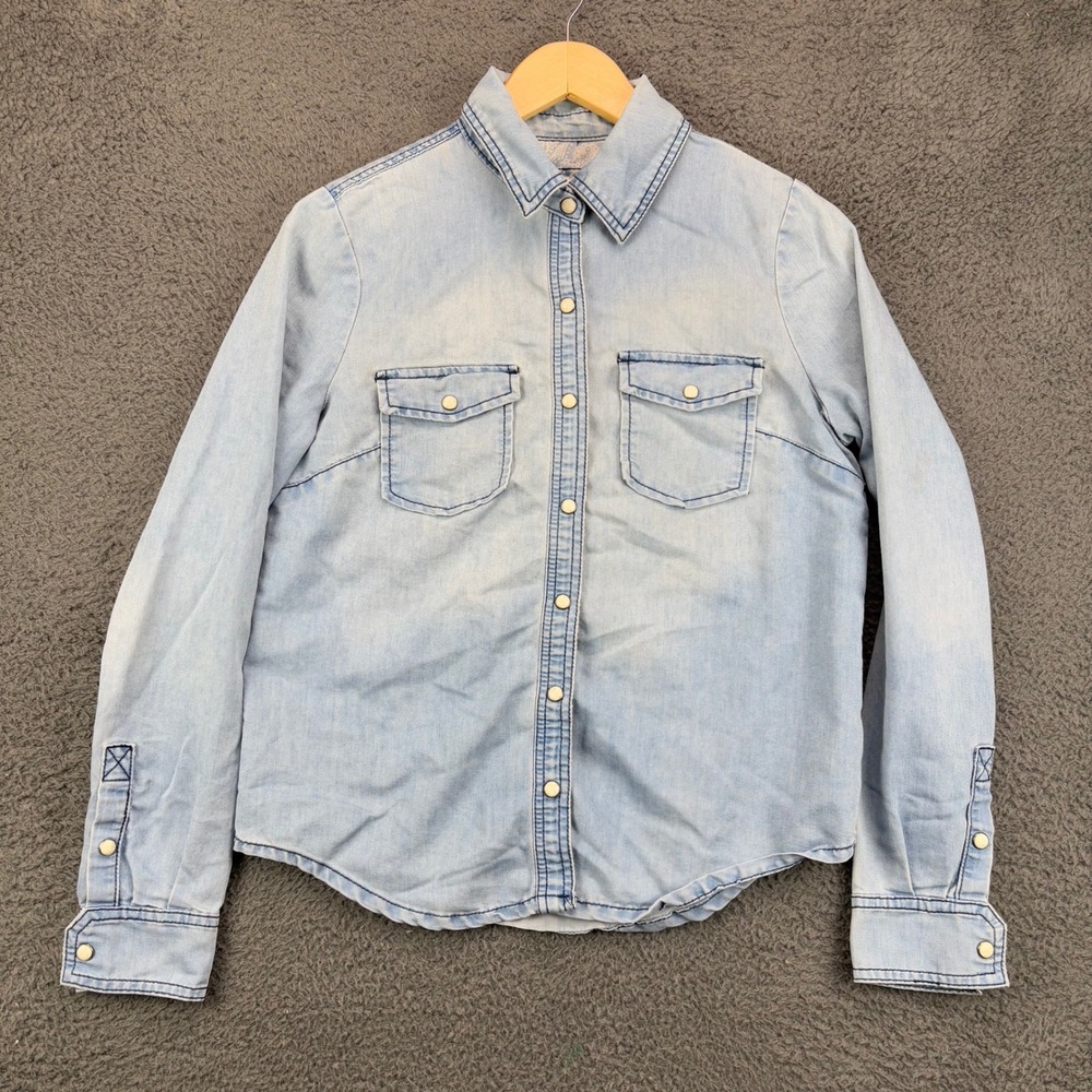 FOREVER 21 Womens Light Wash Denim Button Up Shirt‎ Long Sleeve Size S